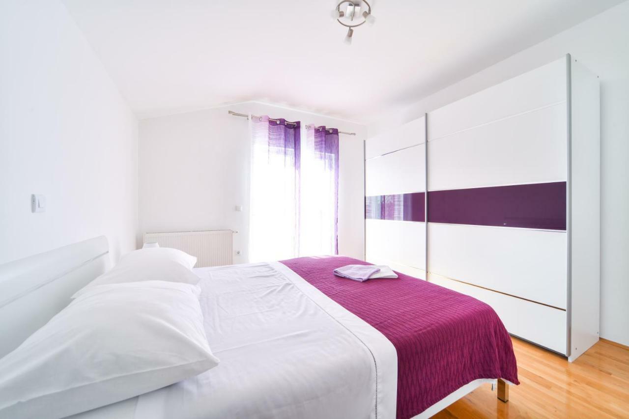 Hotel Apartman Novokmet-Crno Zadar Exterior foto