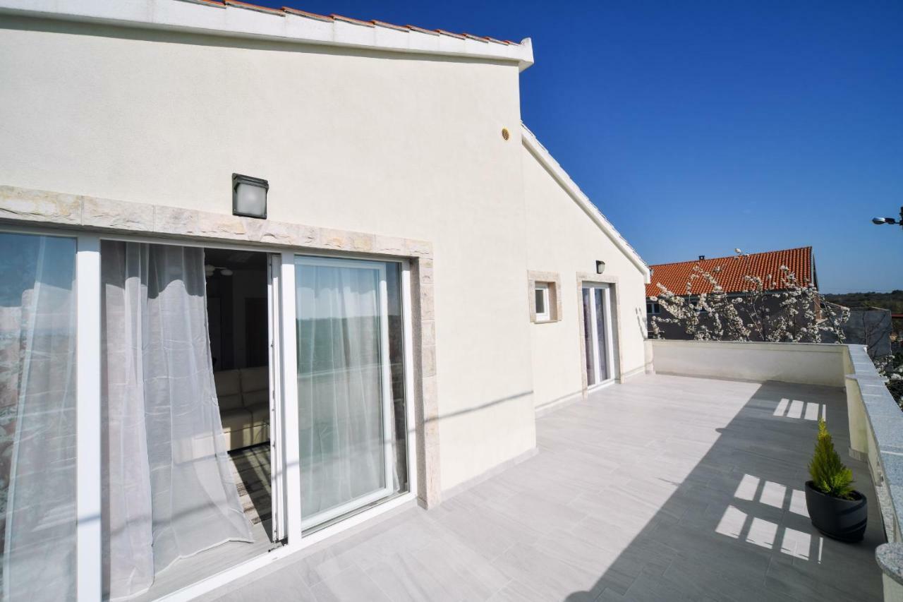 Apartman Novokmet-Crno Exterior foto