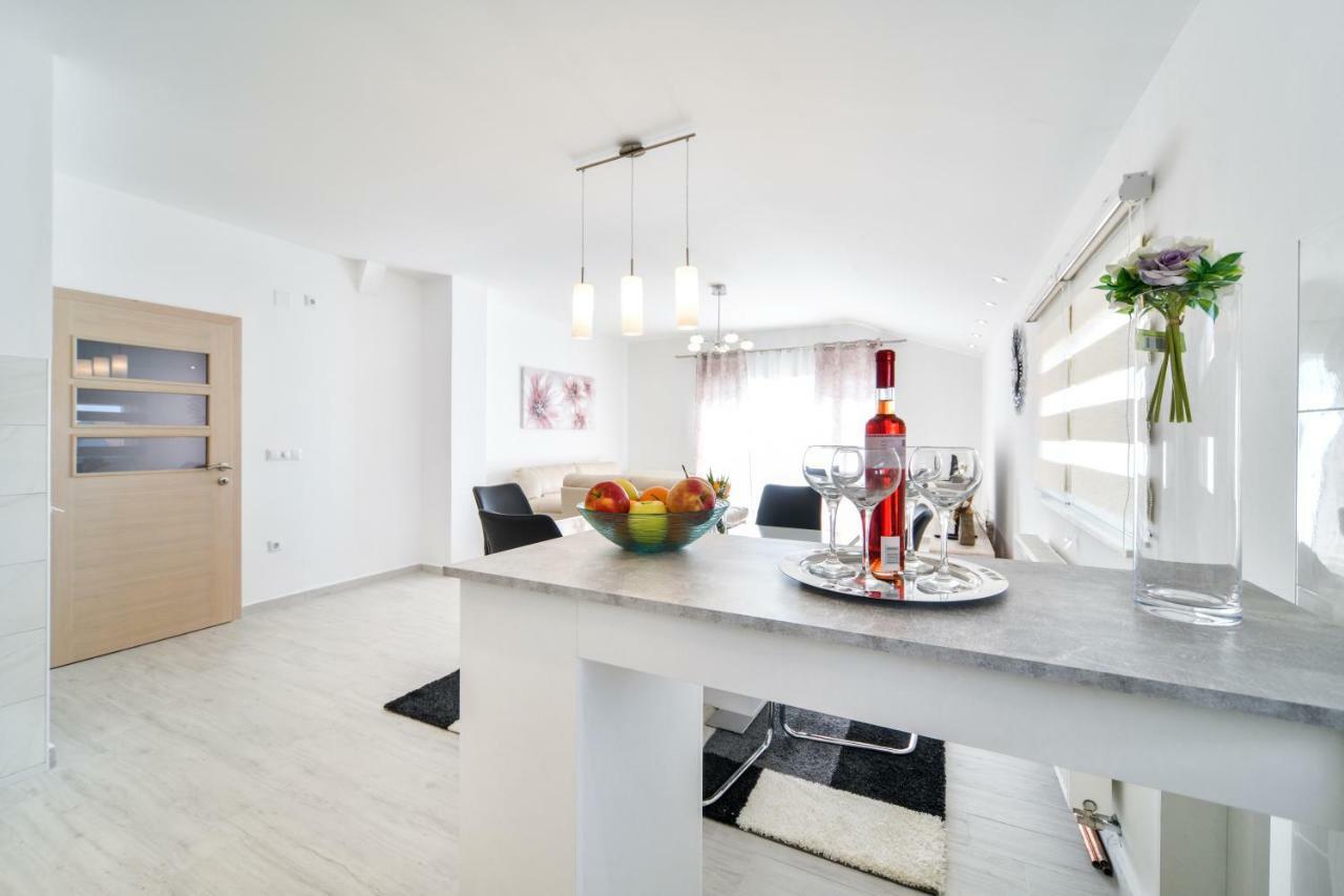 Apartman Novokmet-Crno Exterior foto